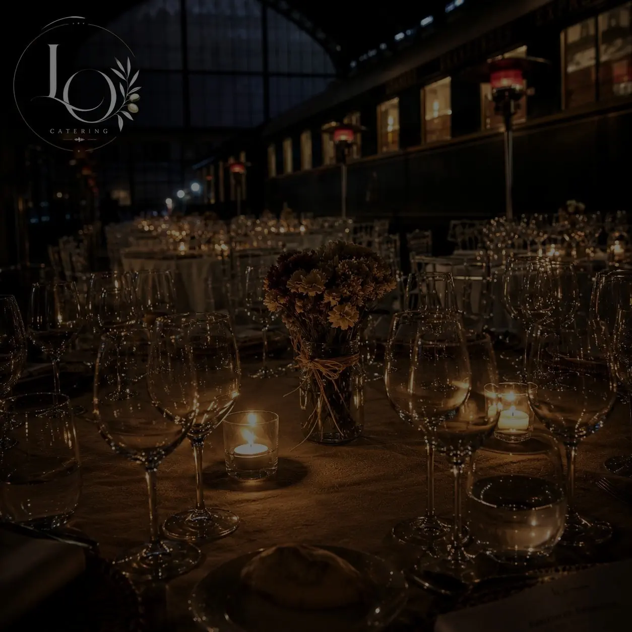 Montaje elegante para una celebración de Catering La Oliva